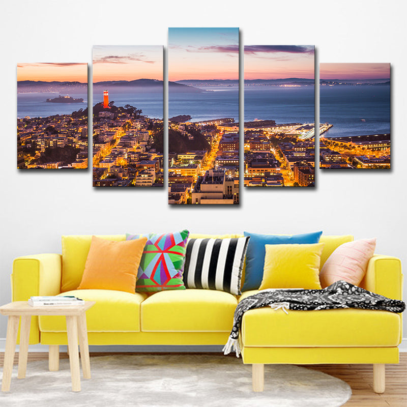Brehn | Moderne Stadlandschappen Wandkunstprint Bruin Alcatraz Eiland bij Zonsondergang Canvas voor Thuis