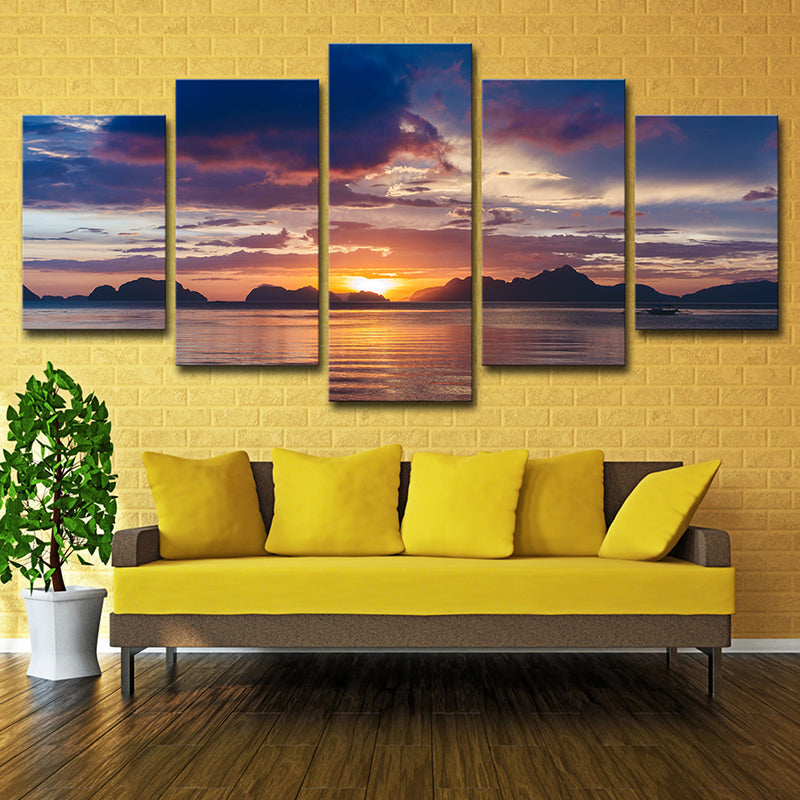 Brehn | Meerlaagse Canvasprint van Lake and Sunset Glow, hedendaagse wanddecoratie in paars voor kamer
