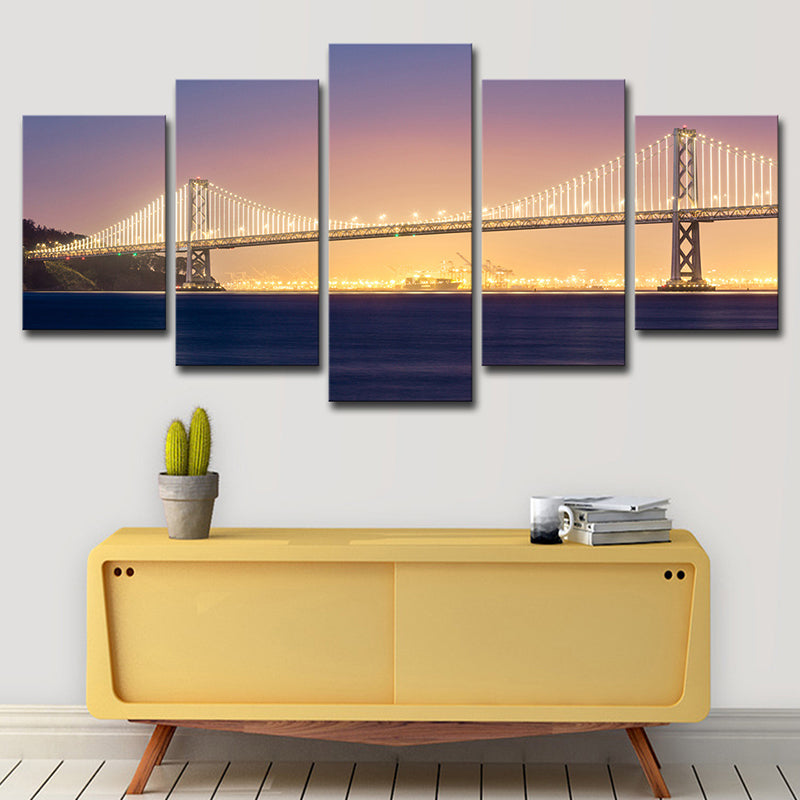 Brehn | Sea Bridge Nachtsicht Leinwandkunst Orange und Lila Zeitgenössische Wanddekoration für das Zuhause