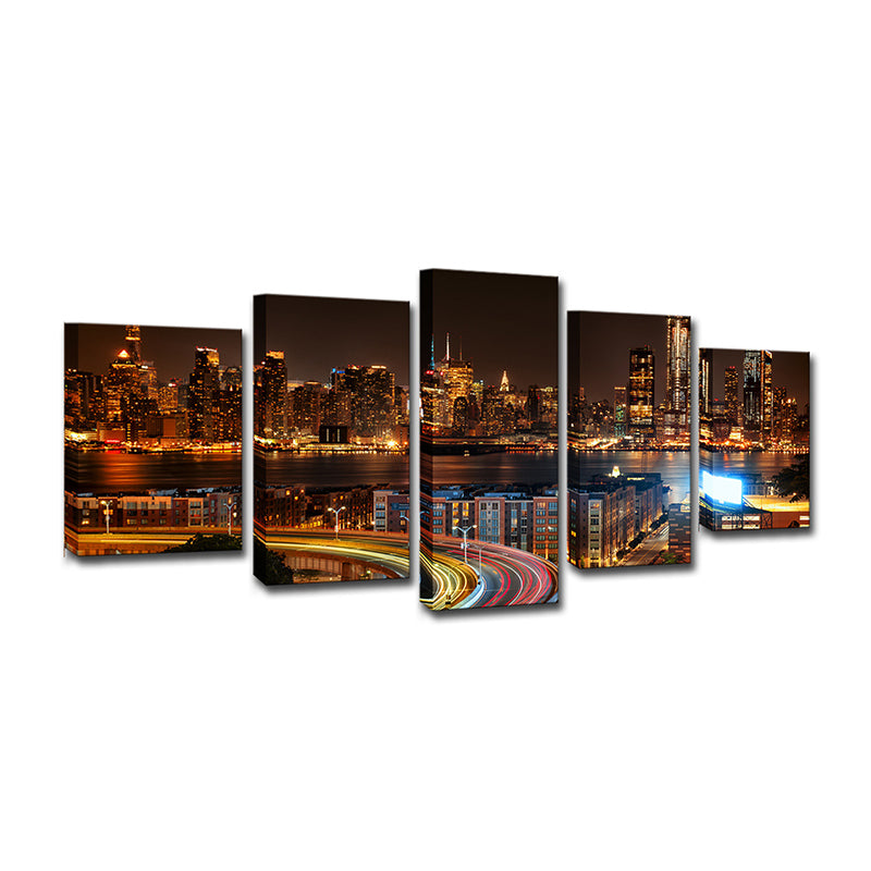 Brehn | Urbane Wanddekoration Braune New York City Nachtlandschaft Leinwand Wandkunst für Wohnzimmer