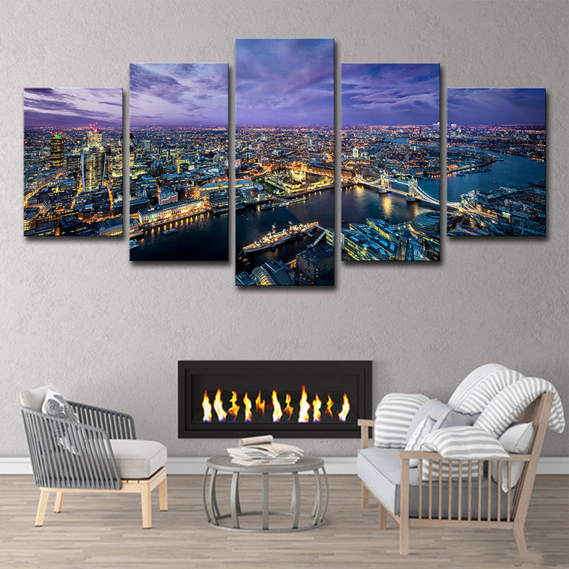 Brehn | Lila Modernistische Kunstprint West-Europa Stads Nacht Scene Canvas voor Zitkamer