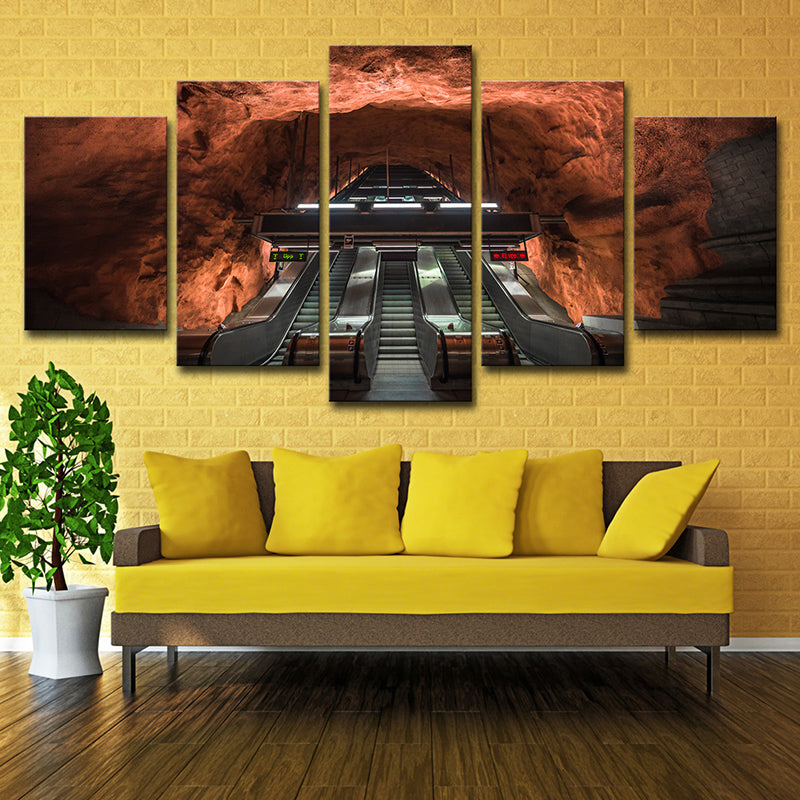 Brehn | Escalator Cave Innenansicht Kunstdruck Zeitgenössische Mehrteilige Leinwand in Braun für Zuhause