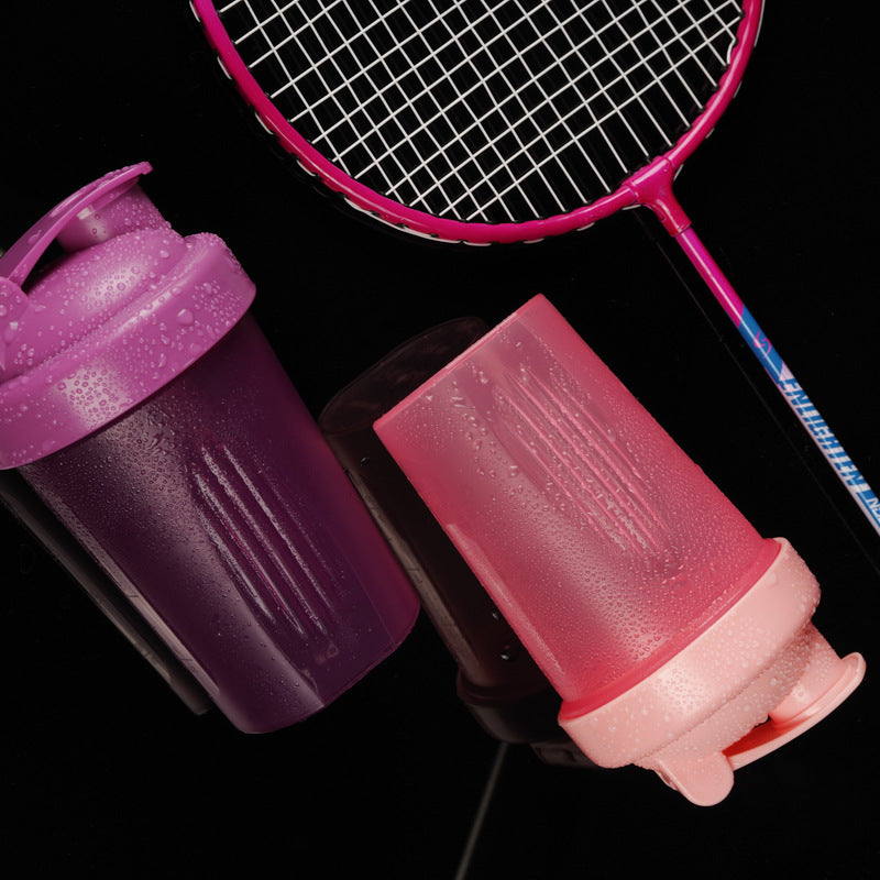 Unisex Shakerflasche mit Auslaufschutz und Messskala Brehn