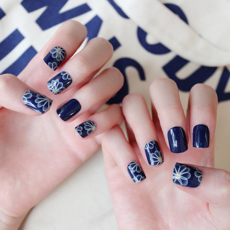 Künstlerisches Floral Press-On Nagelset