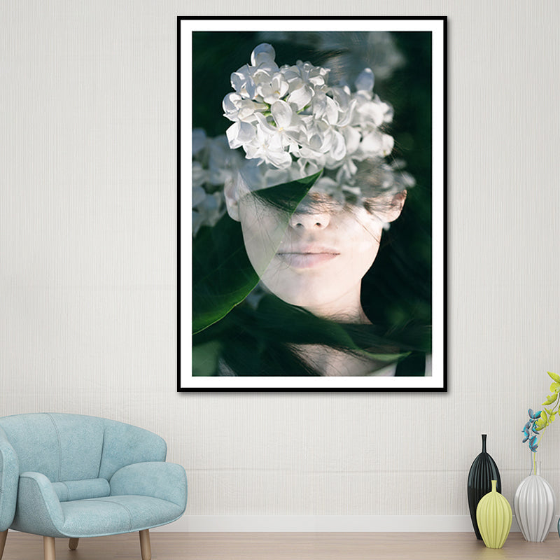 Brehn | Fotografie Frau und Blumen Leinwand Wandkunst für das Mädchenzimmer, Grün und Weiß
