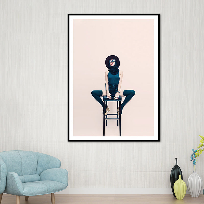 Brehn | Leinwand Pink Wandkunst Dekor Modernismus Dame sitzt auf Stuhl Eingewickelte Leinwand für großes Zimmer