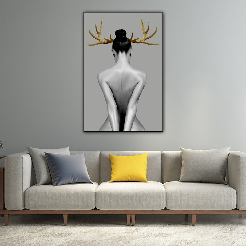 Brehn | Frau mit Geweih Wandkunst Texturiert Moderner Stil Esszimmer Leinwanddruck in Gold