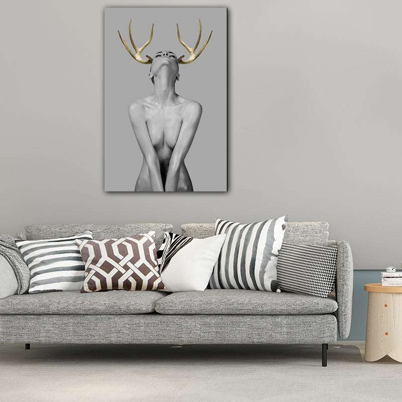 Brehn | Frau mit Geweih Wandkunst Texturiert Moderner Stil Esszimmer Leinwanddruck in Gold