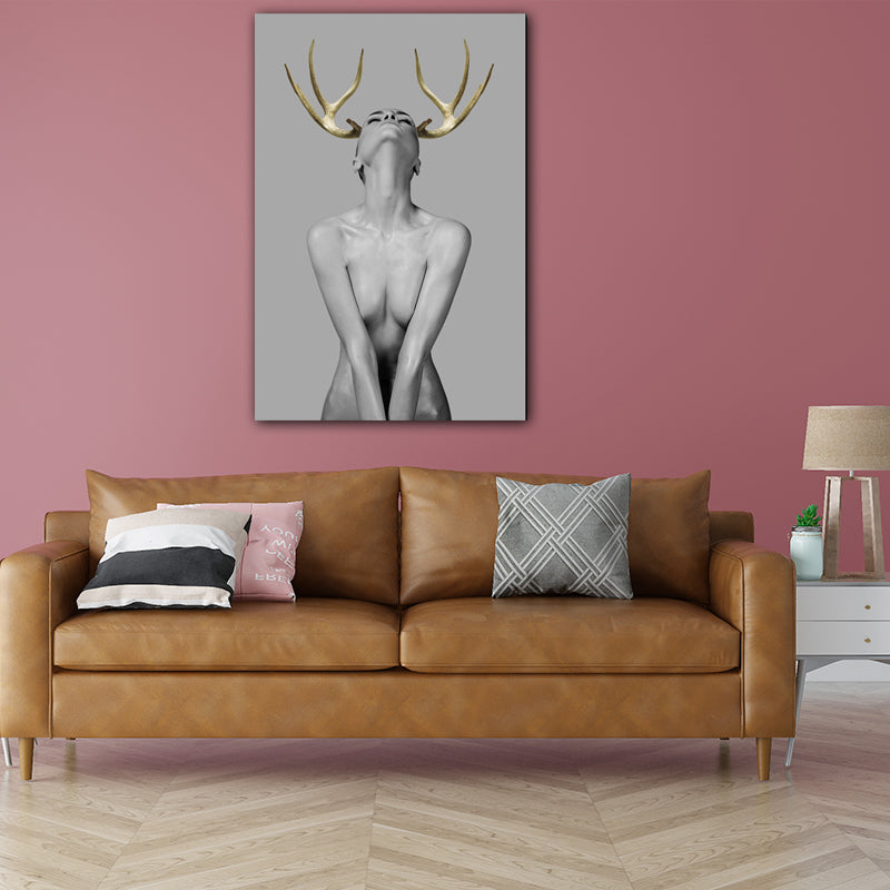 Brehn | Frau mit Geweih Wandkunst Texturiert Moderner Stil Esszimmer Leinwanddruck in Gold