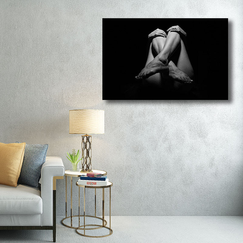 Brehn | Schwarze Beine und Hände Kunstdruck Heimtextilien Zeitgenössisch für Schlafzimmer Eingewickelte Leinwand