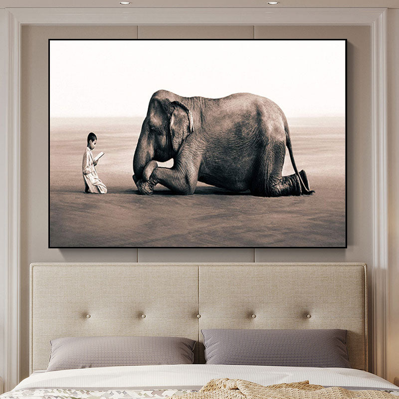 Brehn | Fotografie Druck Modernistische Leinwand Kunst mit Junge und Elefant Muster in Schwarz für das Wohnzimmer