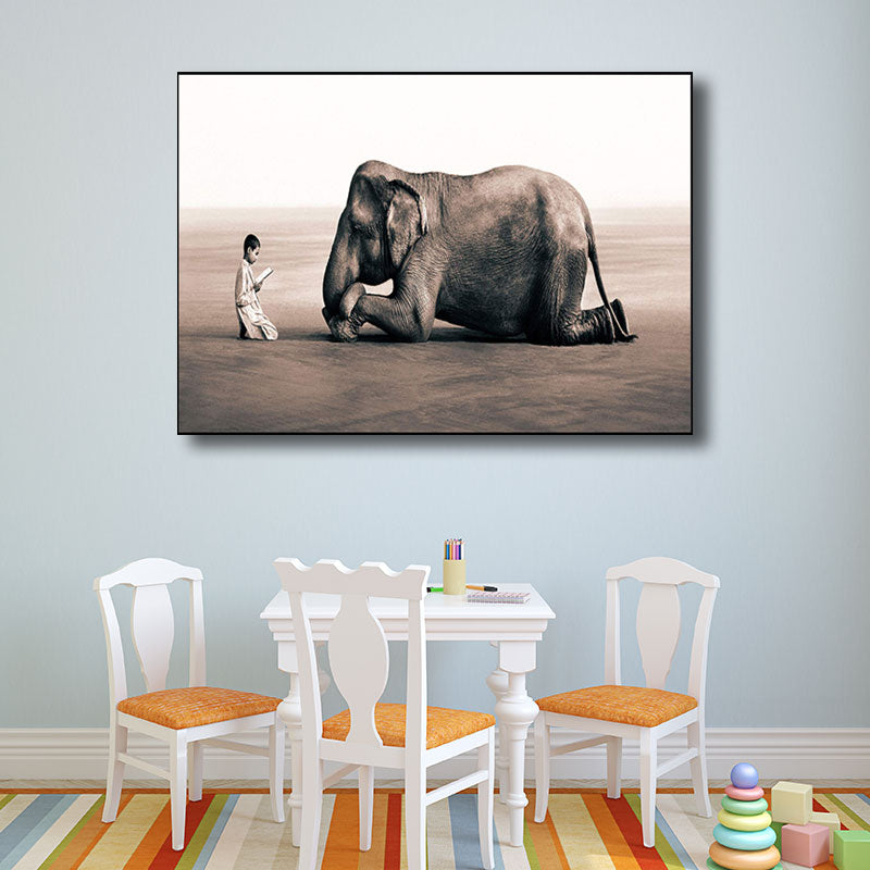 Brehn | Fotografie Druck Modernistische Leinwand Kunst mit Junge und Elefant Muster in Schwarz für das Wohnzimmer