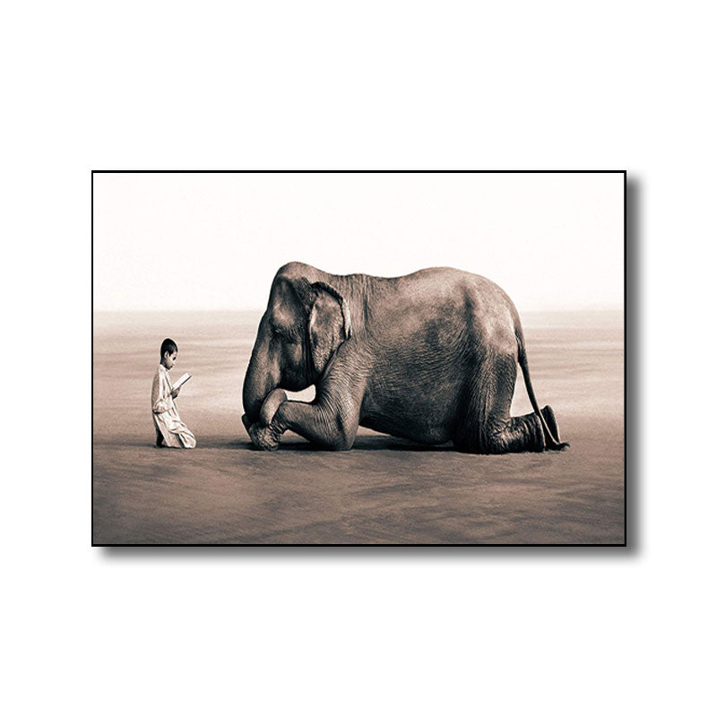 Brehn | Fotografie Druck Modernistische Leinwand Kunst mit Junge und Elefant Muster in Schwarz für das Wohnzimmer