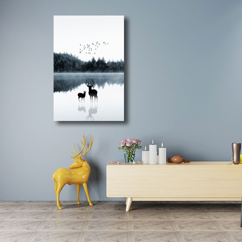 Brehn | Reflexion Wanddekoration Zeitgenössische Beruhigende Rehe und Wald Leinwanddrucke in Blau für das Gästezimmer