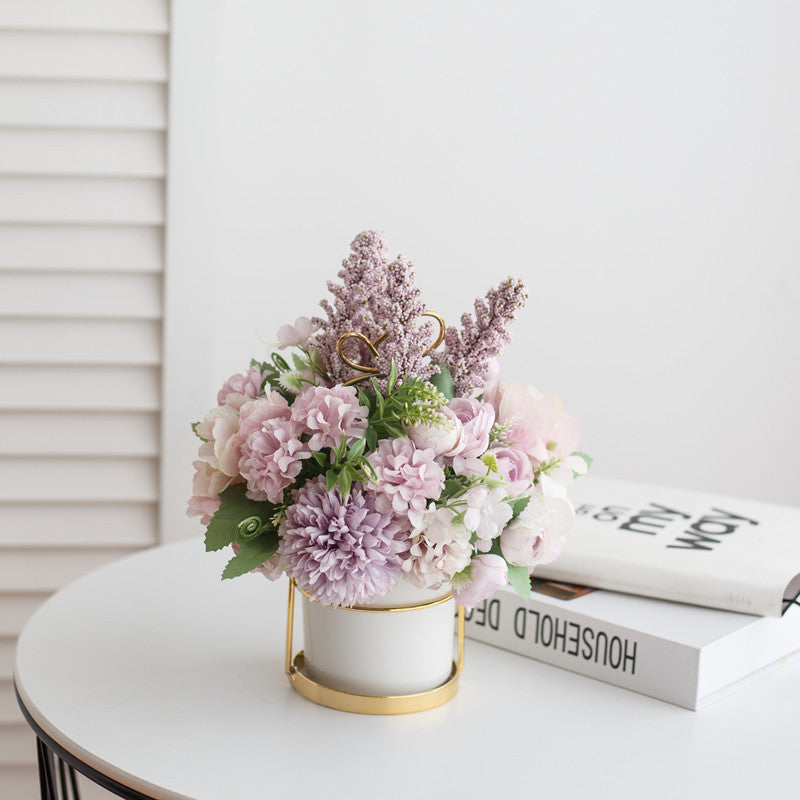 Elegante florale Tischarrangement  1790318257
