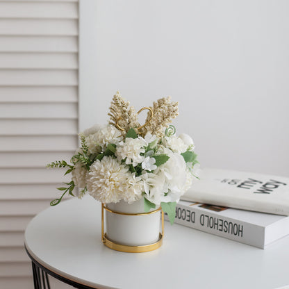 Elegante florale Tischarrangement  1790318257