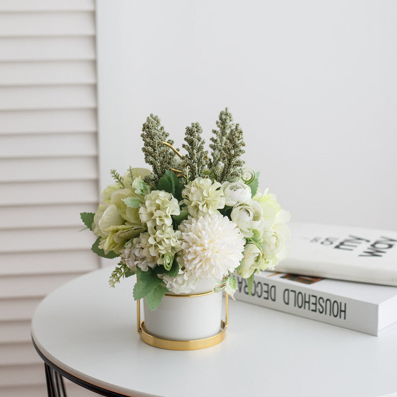 Elegante florale Tischarrangement  1790318257