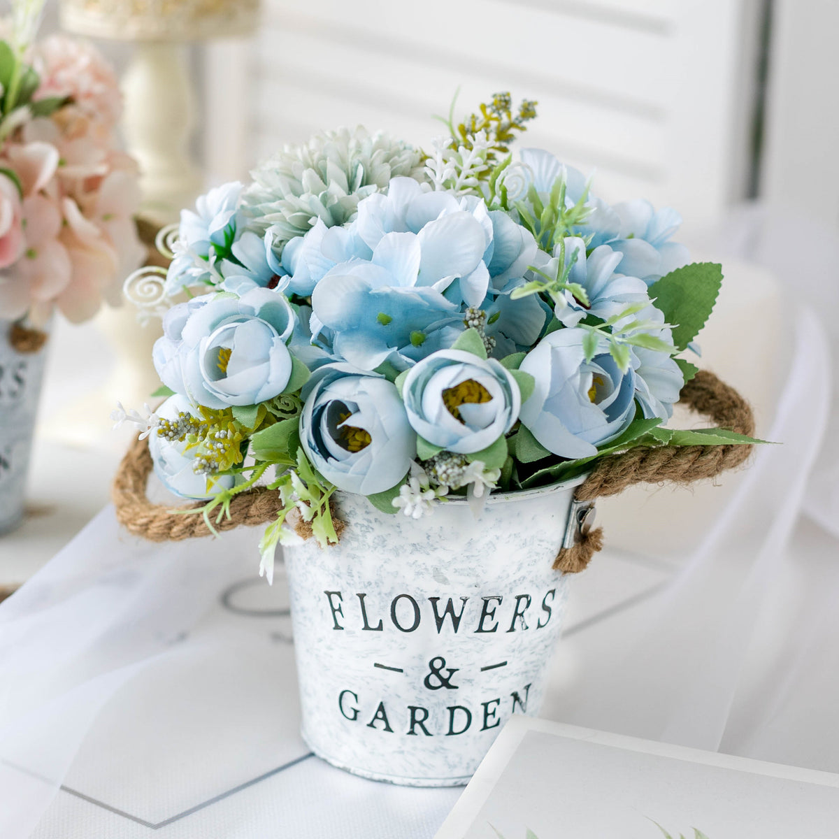 Modernes Blumenarrangement