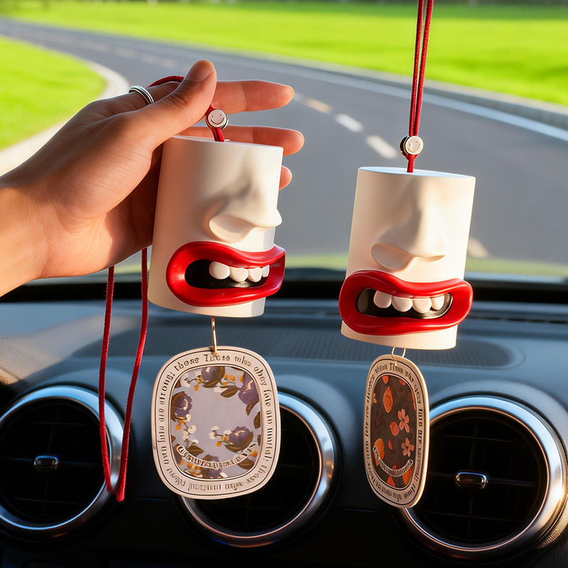 Auto-Duftanhänger mit abstraktem Lippen-Design