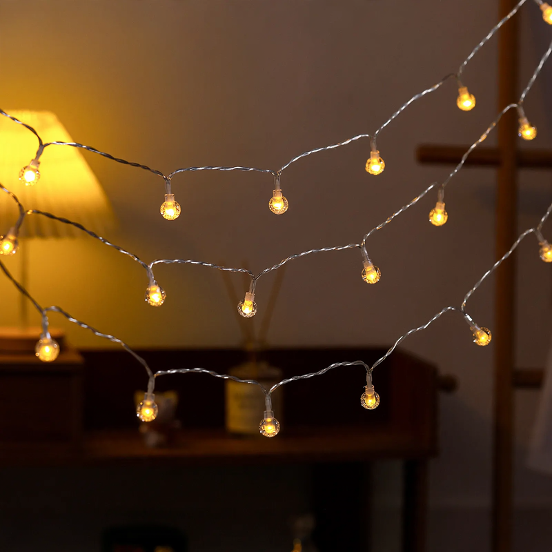 LED-Lichterkette mit Sternen- und Mondmotiven