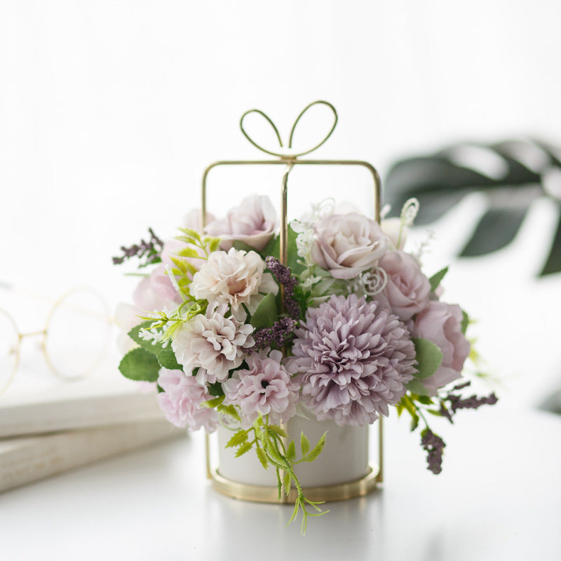 Elegante florale Tischarrangement  1790318257