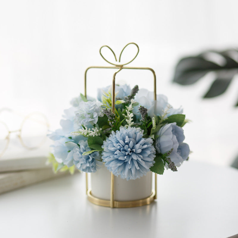 Elegante florale Tischarrangement  1790318257