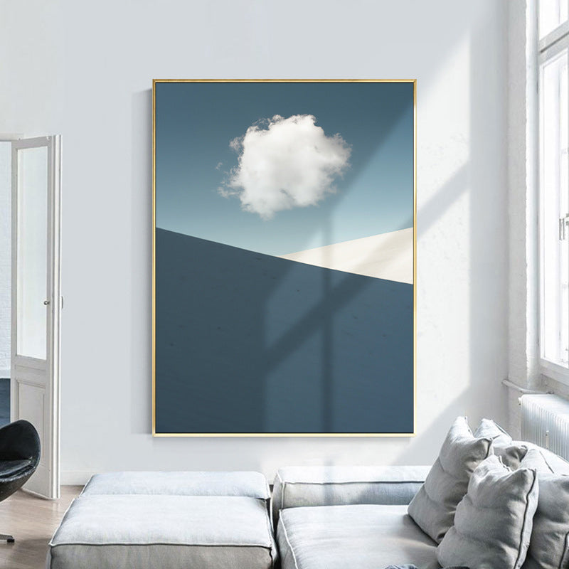 Brehn | Gemischte Medien Nordische Wandkunst-Druck mit Wolken- und Bergmuster in Blau-Weiß