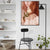 Brehn | Mädchen mit Rosen Wandkunst Landschaft Leinwanddruck in Braun für das Wohnzimmer, mehrere Größen