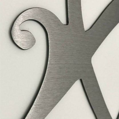 InfinityHeart Wanddekoration – Eisenskulptur mit Symbol der ewigen Liebe