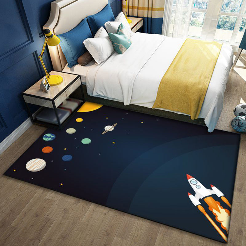 Stilvolles Musterdes Teppichs im Weltraum Blau und Schwarz Kinderteppich Polyester Waschbar Haustierfreundlich Rutschfester Teppich für das Kinderzimmer
