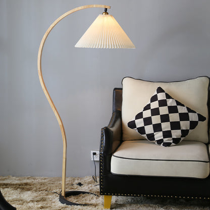 Gebogene Holz Stehlampe