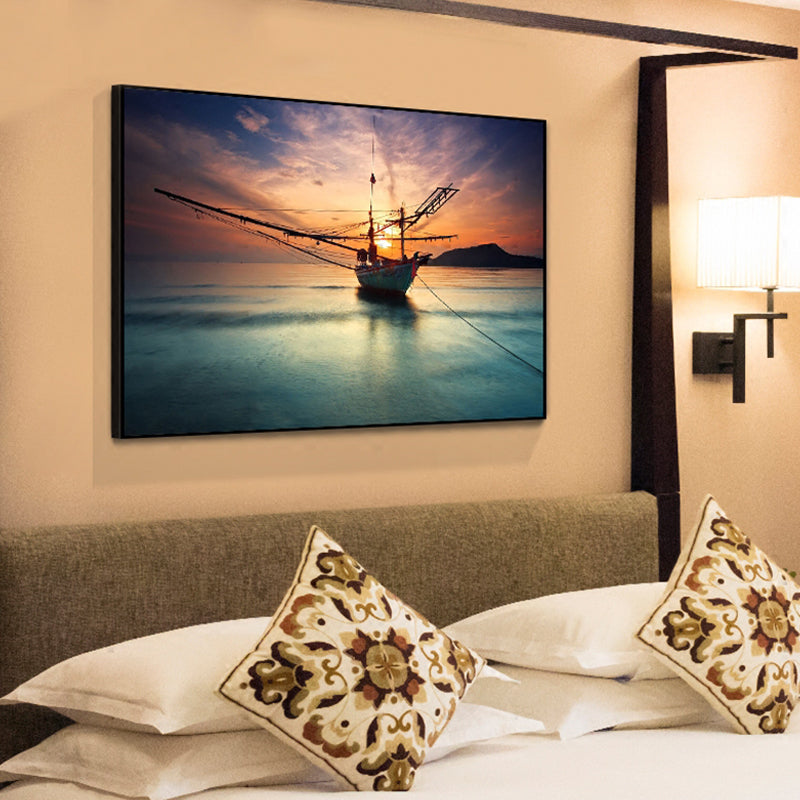 Brehn | Sunset Glow Zeilboot Canvas Print Moderne Poëtische Zeegezicht Wandkunst in Blauw voor Thuis