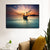 Brehn | Sunset Glow Zeilboot Canvas Print Moderne Poëtische Zeegezicht Wandkunst in Blauw voor Thuis