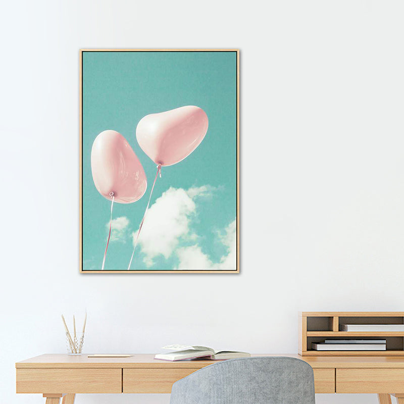 Brehn | Herzförmiger Ballon Leinwanddruck für das Schlafzimmer in Grün, mehrere Größen verfügbar