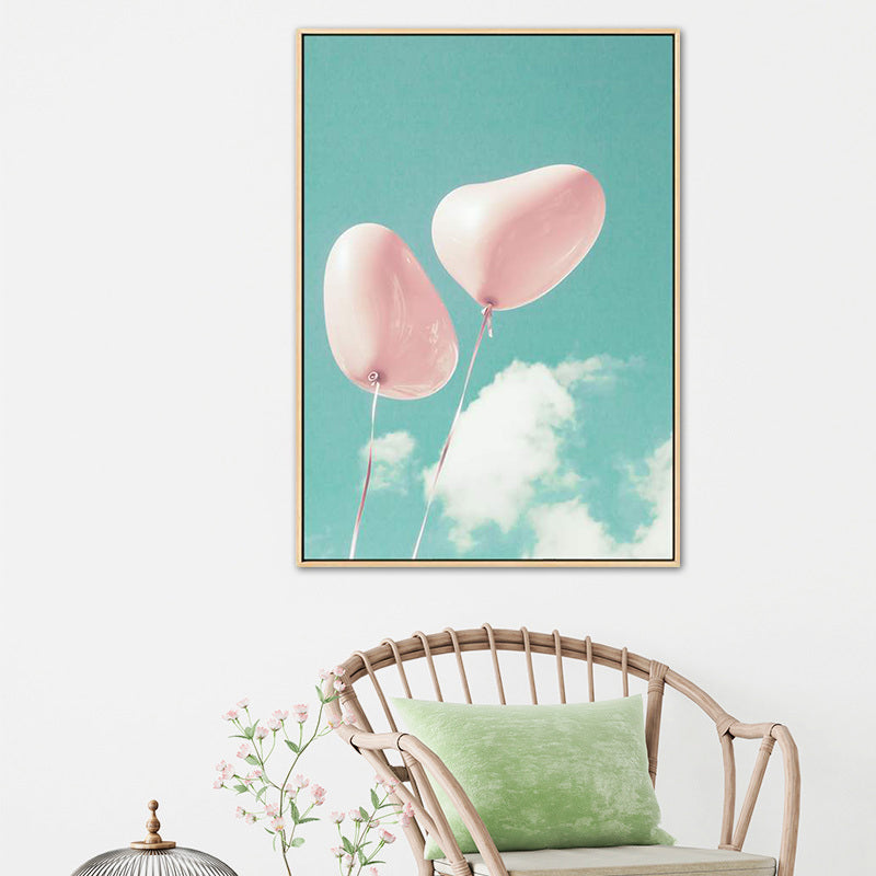Brehn | Herzförmiger Ballon Leinwanddruck für das Schlafzimmer in Grün, mehrere Größen verfügbar