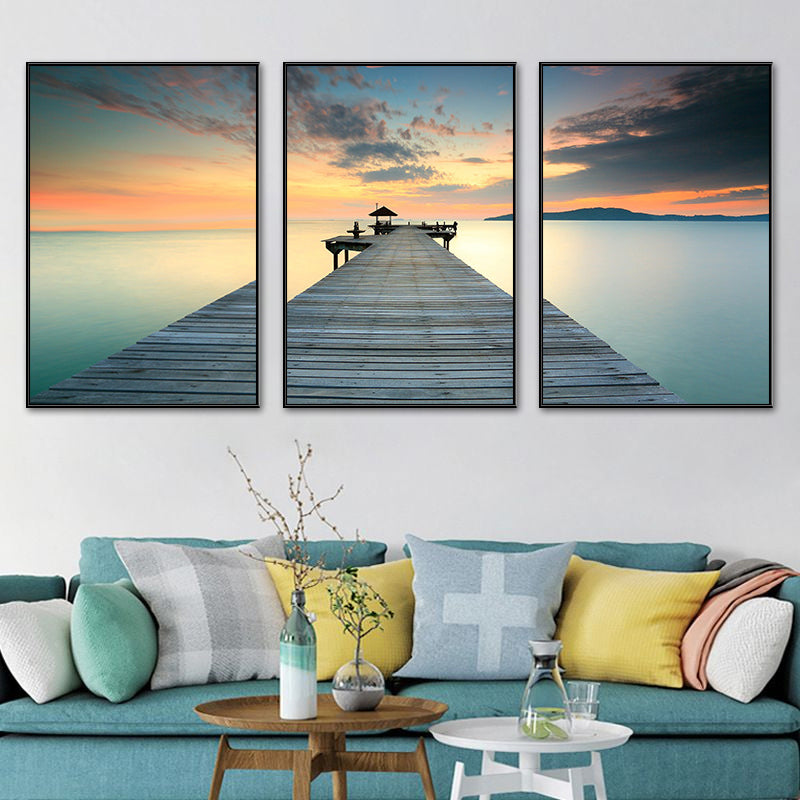 Brehn | Seaside Bridge Scene Art Print Moderne Canvas Multi-Piece Schilderij in Zachte Kleur, Set van Drie