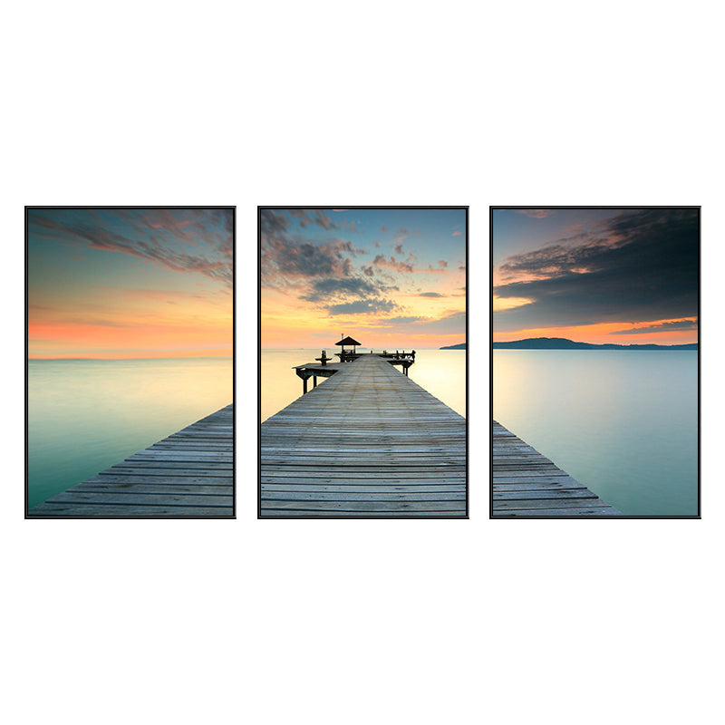 Brehn | Seaside Bridge Scene Art Print Moderne Canvas Multi-Piece Schilderij in Zachte Kleur, Set van Drie