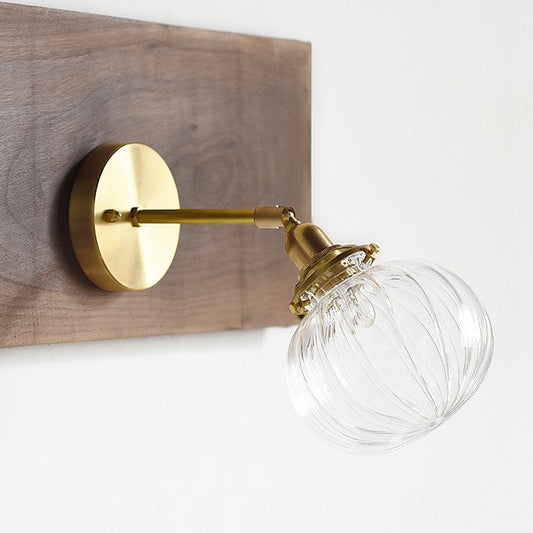 1 Kopf Wandmontierte Lampe Kolonial Orb Klar/Cognac Prismen Glas Wandleuchte Beleuchtungseinrichtung in Gold | Brehn