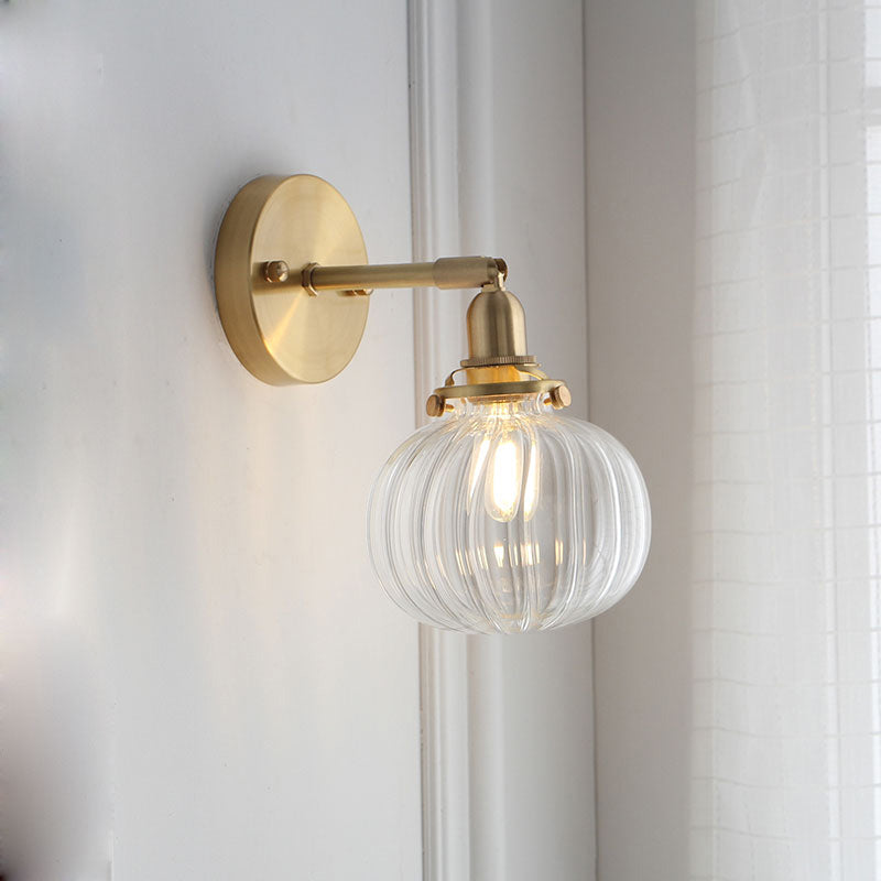 1 Kopf Wandmontierte Lampe Kolonial Orb Klar/Cognac Prismen Glas Wandleuchte Beleuchtungseinrichtung in Gold | Brehn