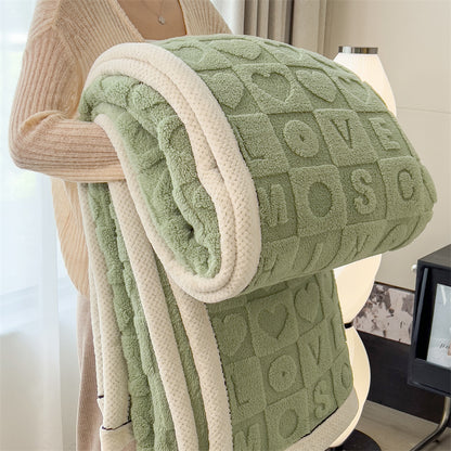 Flauschige Wohndecke mit Herz-Muster, beidseitig verdickt