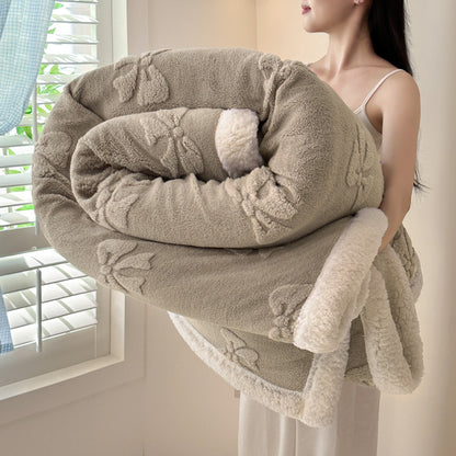 Doppellagige Jacquard-Kuscheldecke mit Lammfleece-Optik