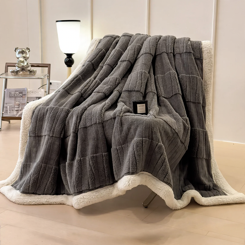 Doppellagige Kuscheldecke mit Struktur