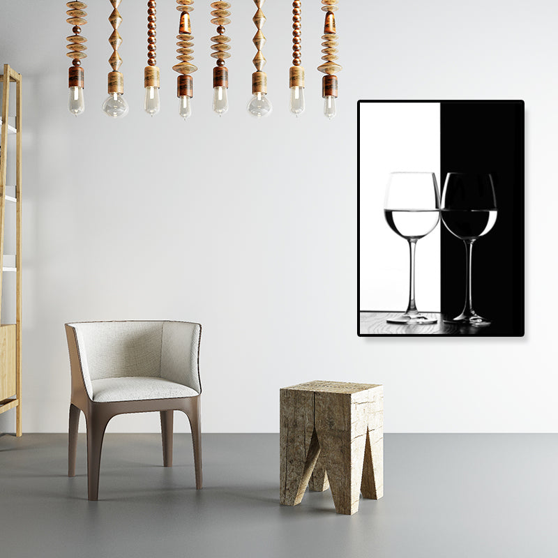 Brehn | Weingläser Wandkunst Moderne Ästhetik Stillleben Leinwanddruck in dunkler Farbe für die Küche