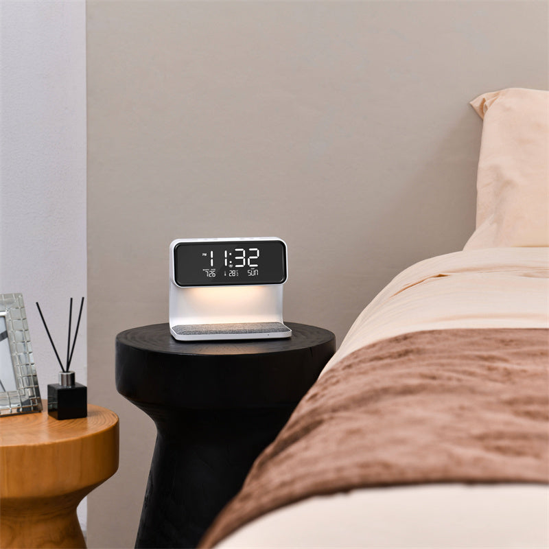 3-in-1 Nachttischlampe Ladegerät Uhr | Brehn