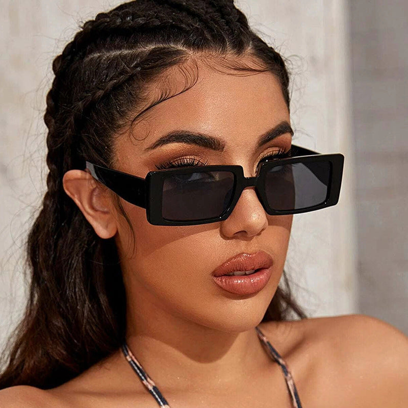 Damen quadratische Sonnenbrille mit modernem Transparentrahmen Brehn