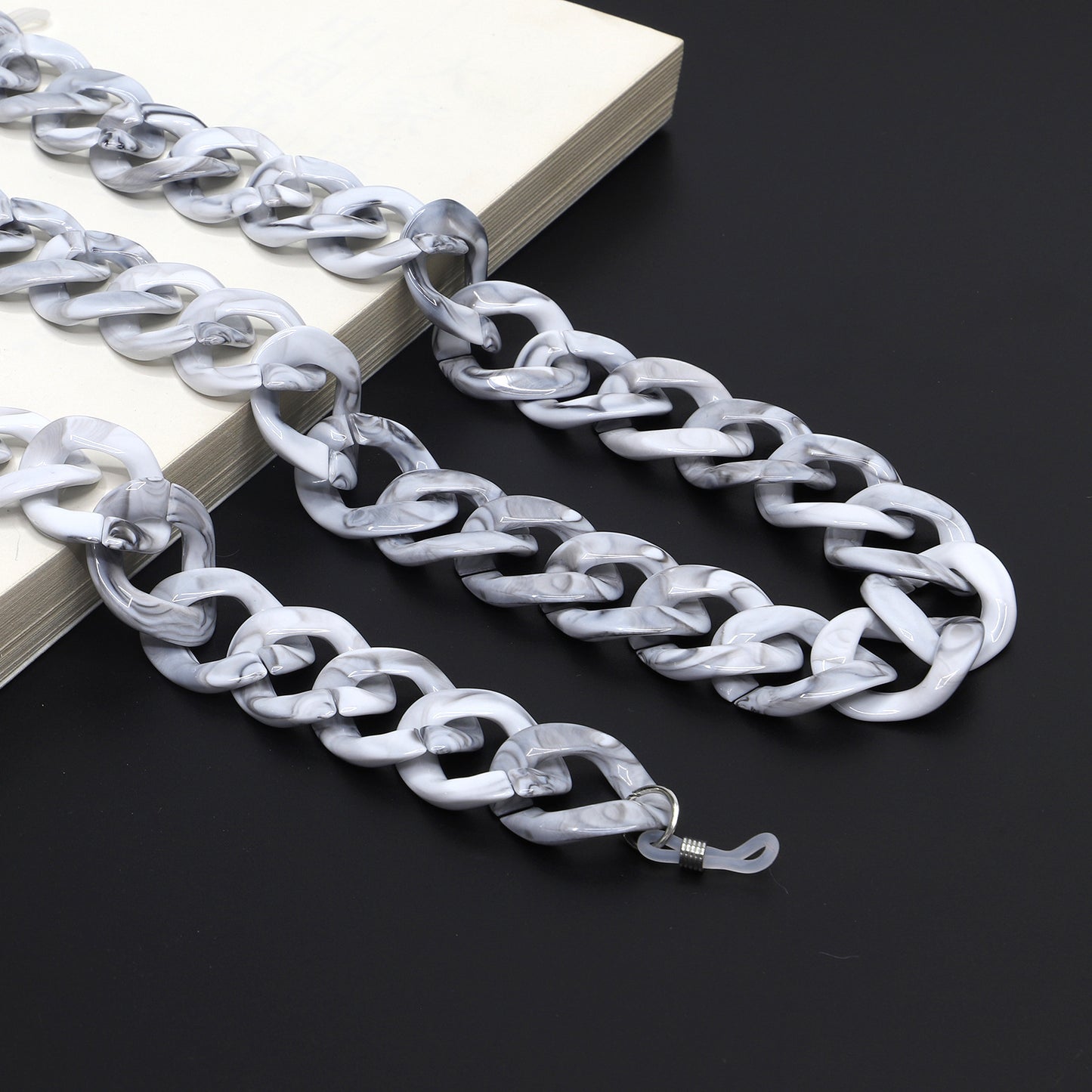 Modischer Chunky Chain Brillenhalter Brehn
