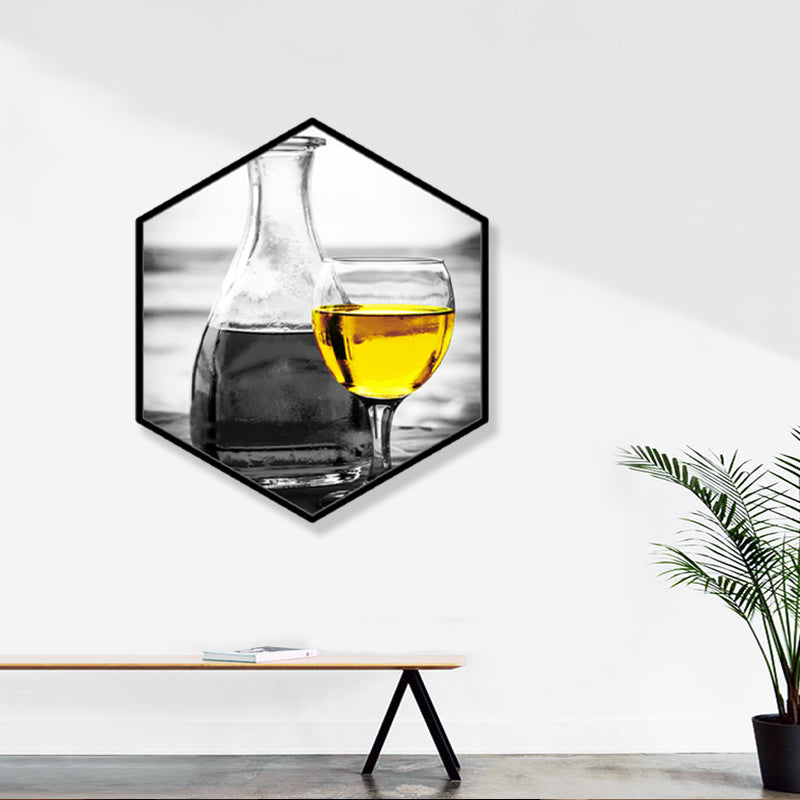 Brehn | Weinglas Umwickelt Leinwand Texturiert Vintage Stil Mädchenzimmer Wandkunst Druck in Grau