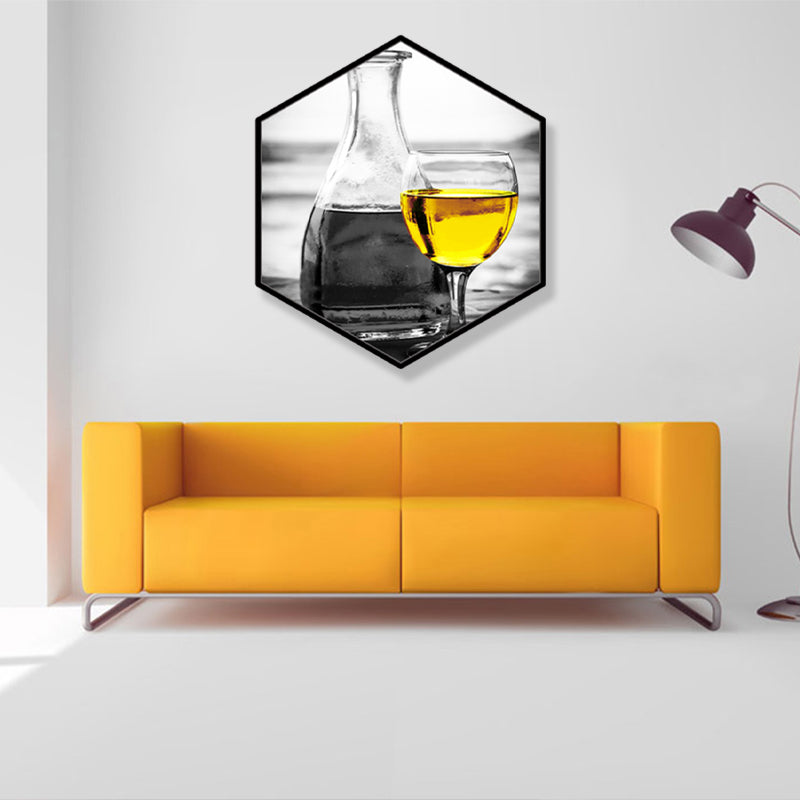 Brehn | Weinglas Umwickelt Leinwand Texturiert Vintage Stil Mädchenzimmer Wandkunst Druck in Grau
