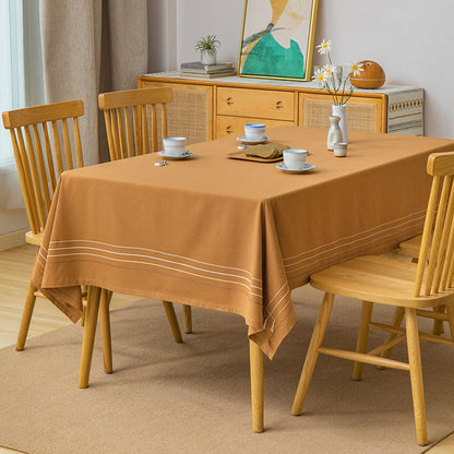 Rechteckige Tischdecke aus Baumwollmix mit feiner Linienbordüre und bügelleichtem Finish Brehn