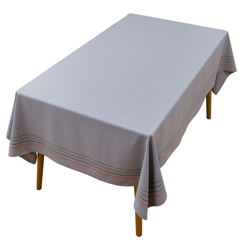 Rechteckige Tischdecke aus Baumwollmix mit feiner Linienbordüre und bügelleichtem Finish Brehn